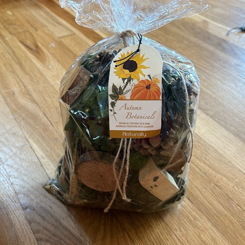 Autumn botanicals home decorations